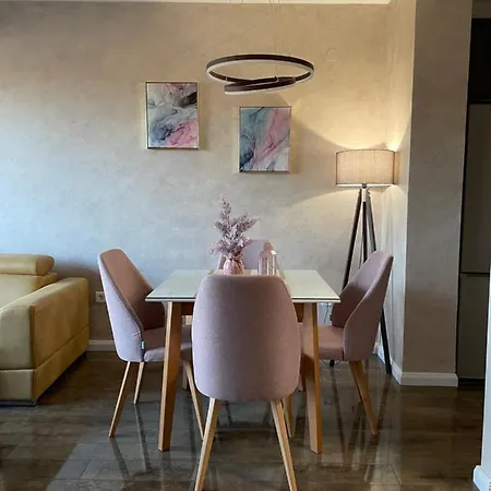 Roosevelt 아파트 *